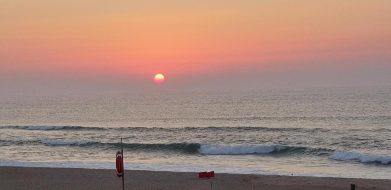 Pé na Praia da Foz Foz do Arelho Esterno foto