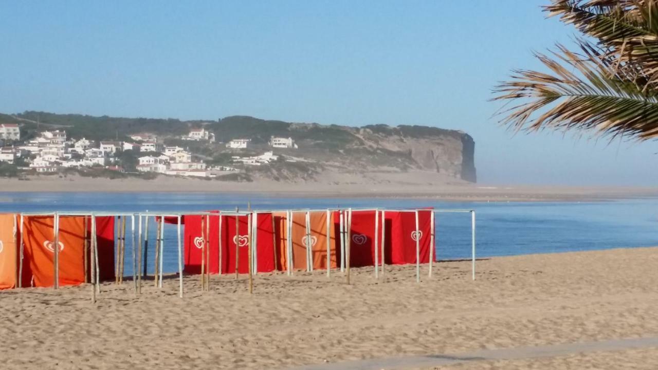 Pé na Praia da Foz Foz do Arelho Esterno foto